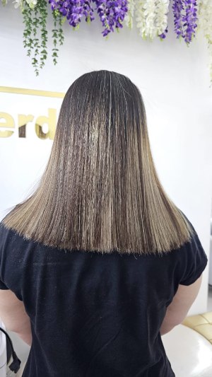  مرکز تخصصی کراتین و احیای مو در بلوار فردوس شرق