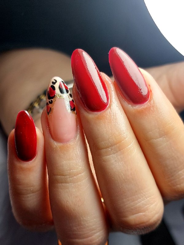 بهترین ناخن کار در نازی آباد